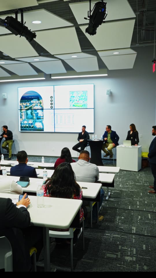 A Capital Advisors presenter sharing the Reserva Del Sol development on screen